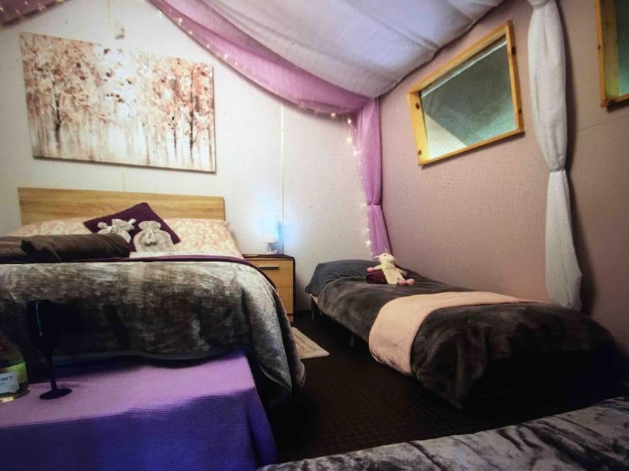 Cosy Woodland Romantic Retreat With Log Fires And Nature Sturry Kültér fotó
