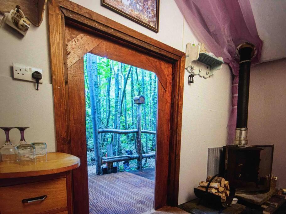 Cosy Woodland Romantic Retreat With Log Fires And Nature Sturry Kültér fotó